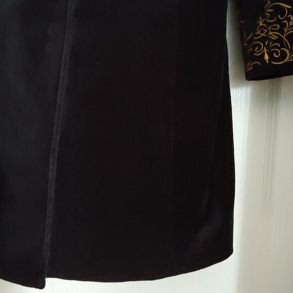 Cabi Carol Anderson Black Velour Embroidered Gilmore Practical Magic Vibe Coat 6 - Picture 9 of 16
